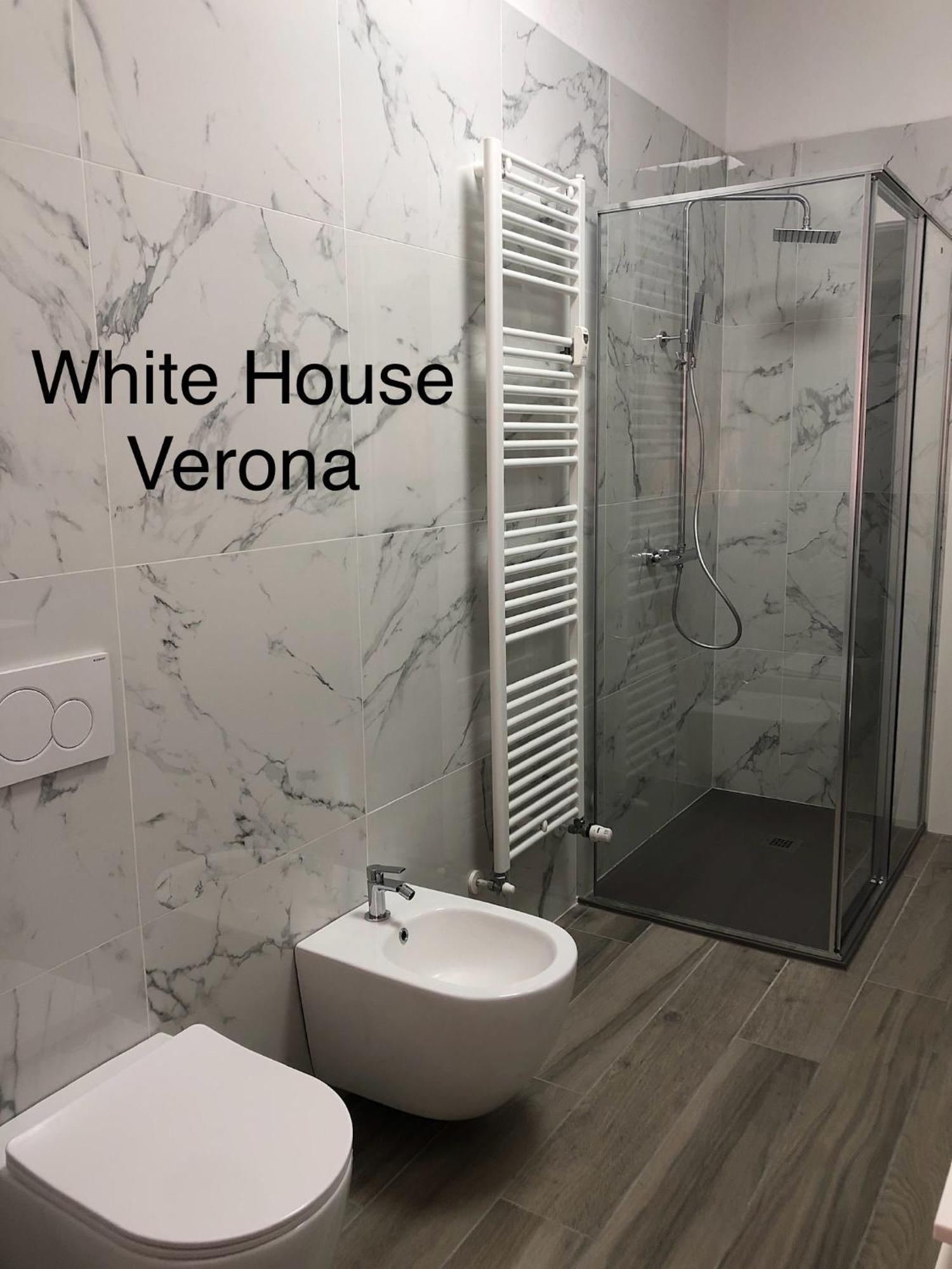 White House Apartment Верона Екстериор снимка