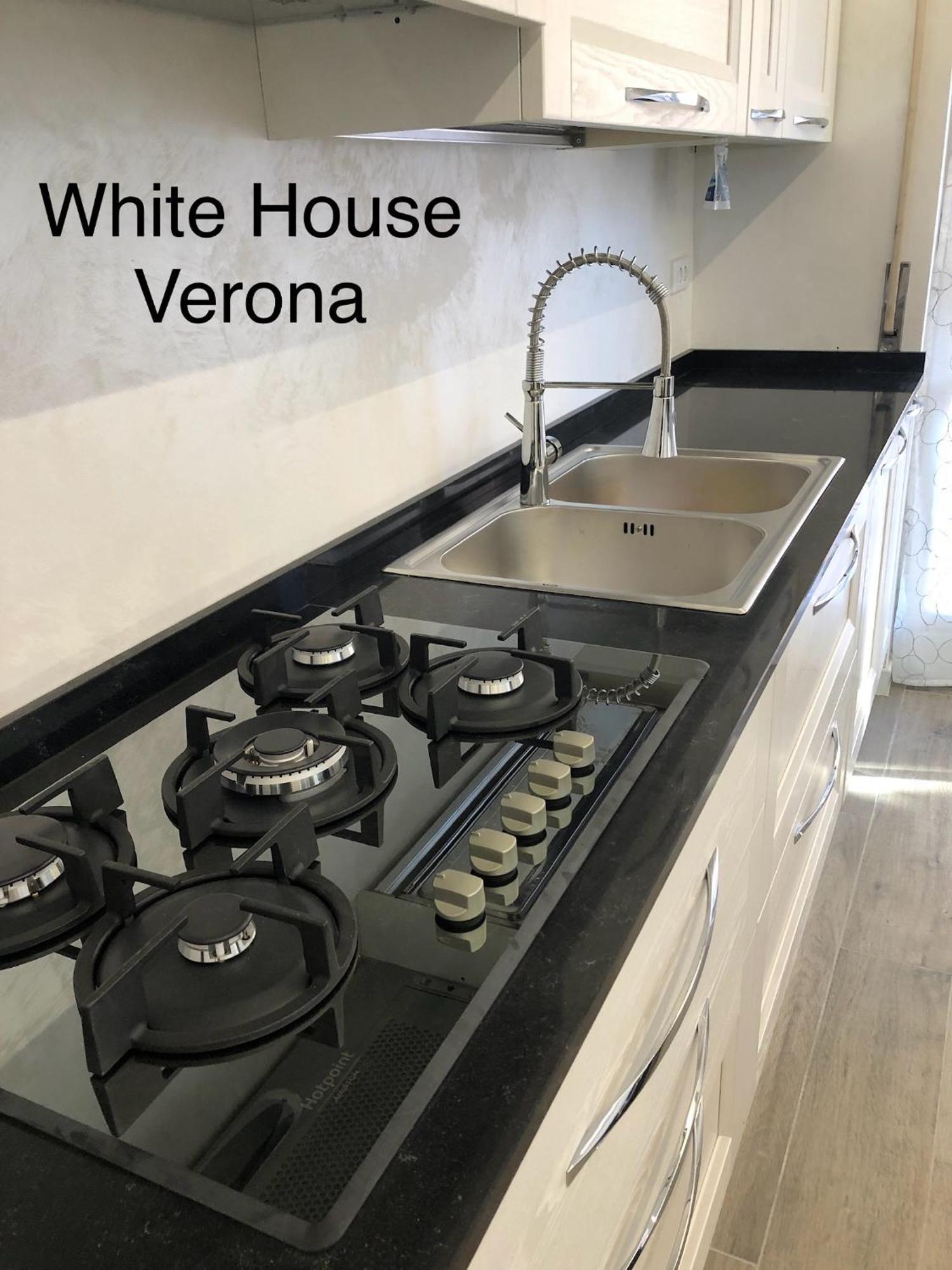White House Apartment Верона Екстериор снимка