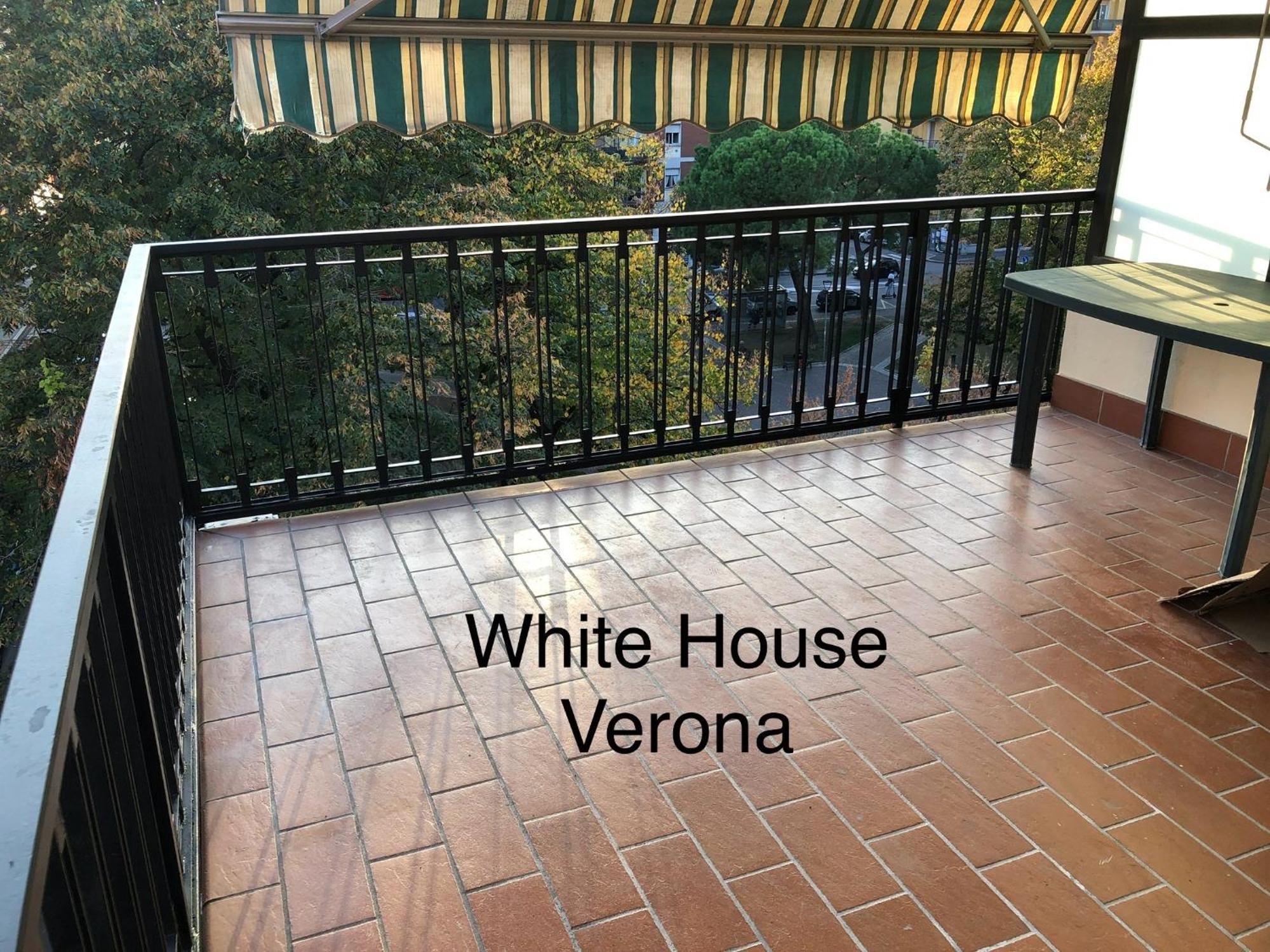 White House Apartment Верона Екстериор снимка
